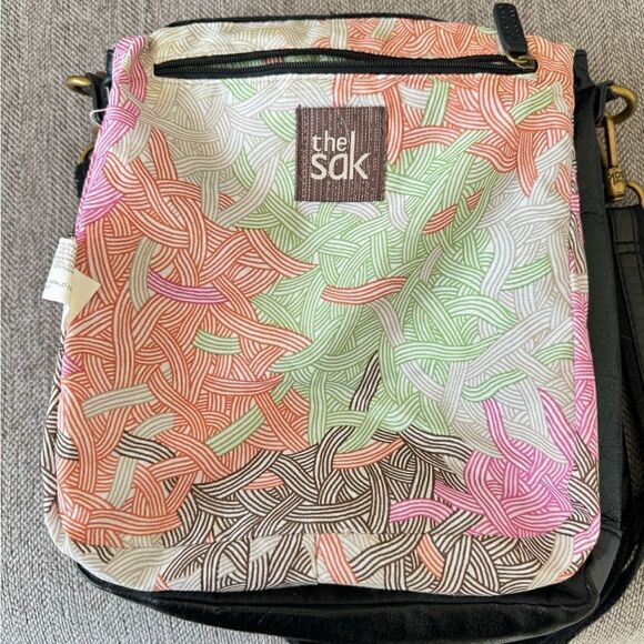 The Sak Women’s Black Leather Crossbody Messenger Bag Multi Functional Pockets - Picture 10 of 16